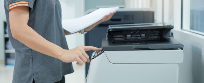What are the top features of the Konica Minolta bizhub C301i?
