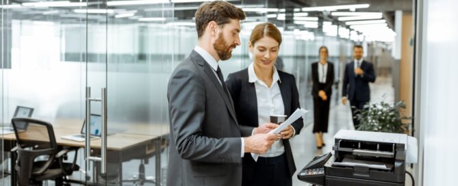 What feature set does the Konica Minolta Bizhub 5020i come with?